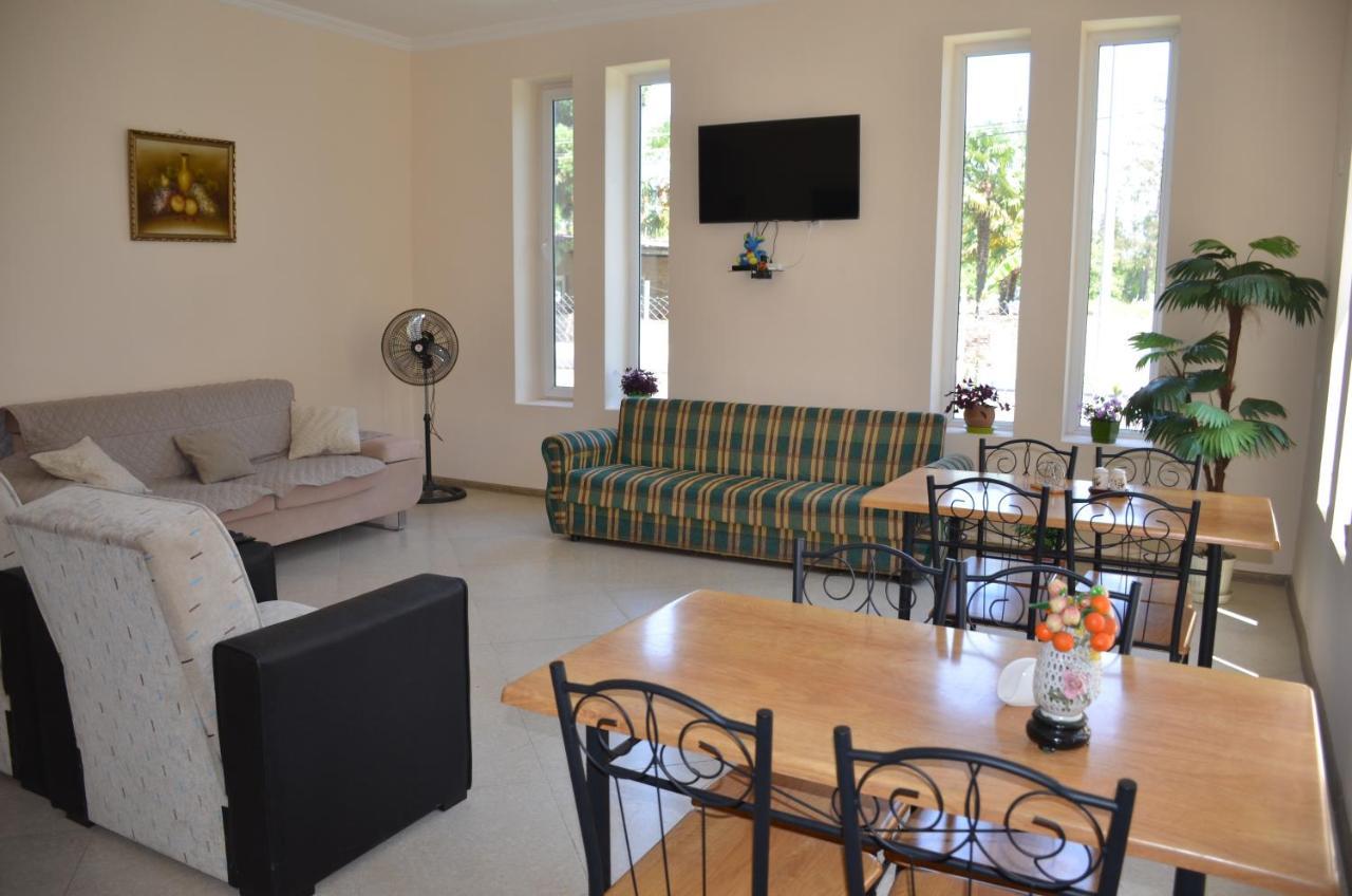 Maka Bed & Breakfast Ureki Bagian luar foto
